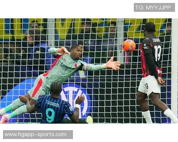 扎帕科斯塔远射险些破门迈尼昂飞身扑救化解危机 扎帕科斯塔远射险些破门迈尼昂飞身扑救化解危机